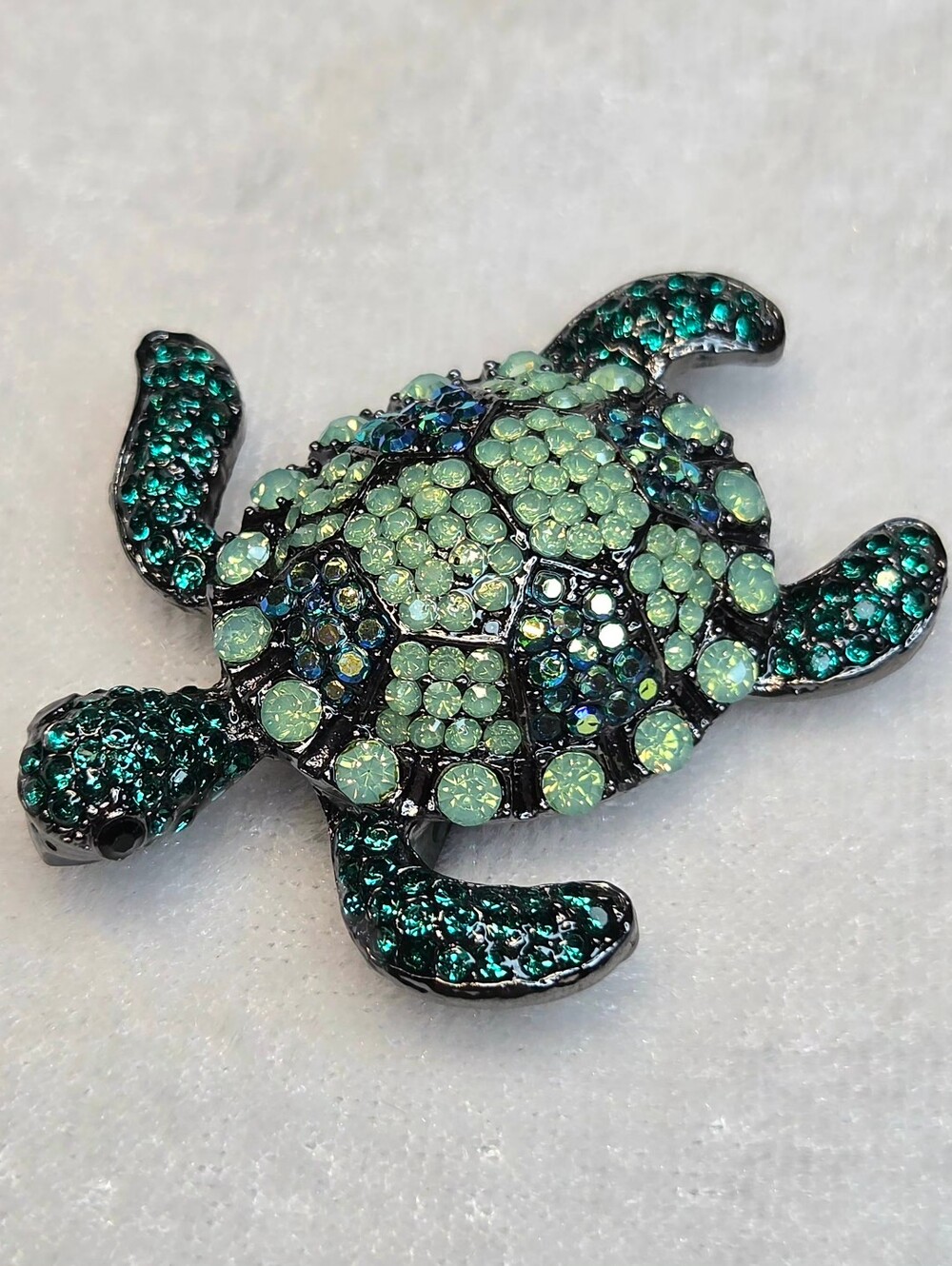 New Exquisite Crystal Rhinestone Sea Turtle Brooch / Pin